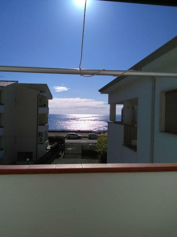Parco Adamantina Di Fronte Al Mare Apartment Diamante Luaran gambar